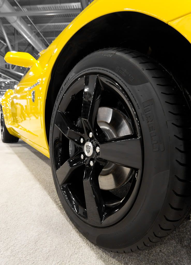 IMAGE: http://i1232.photobucket.com/albums/ff365/mike_311/Phily%20Auto%20show/IMG_0719.jpg