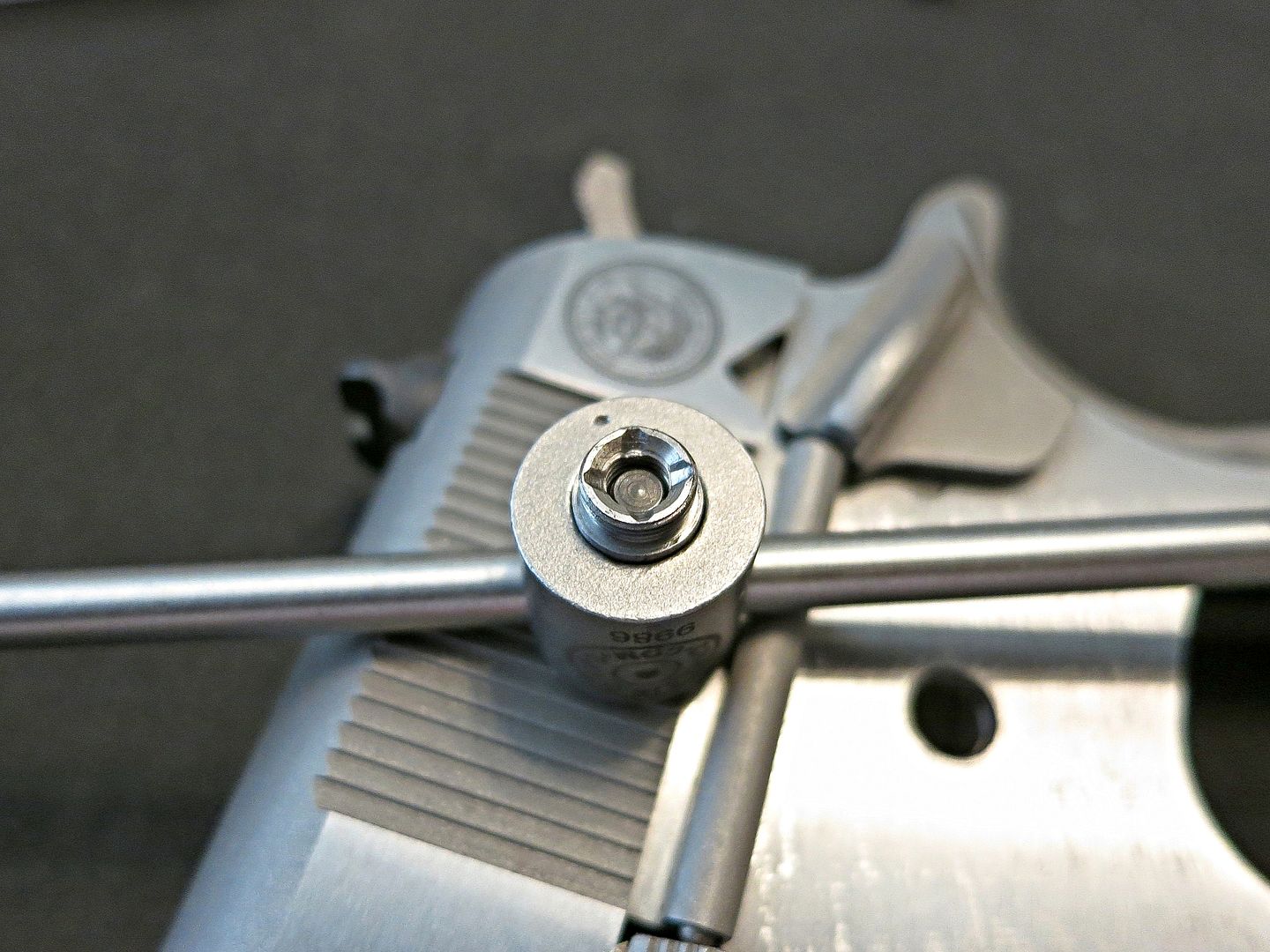 No sticky thread on grip bushing removal? 1911Forum