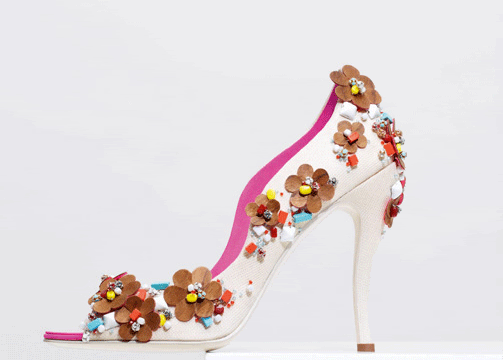 Peep-toe pumps embroidered with satin and wood flowers by Montex Atelier 1/15