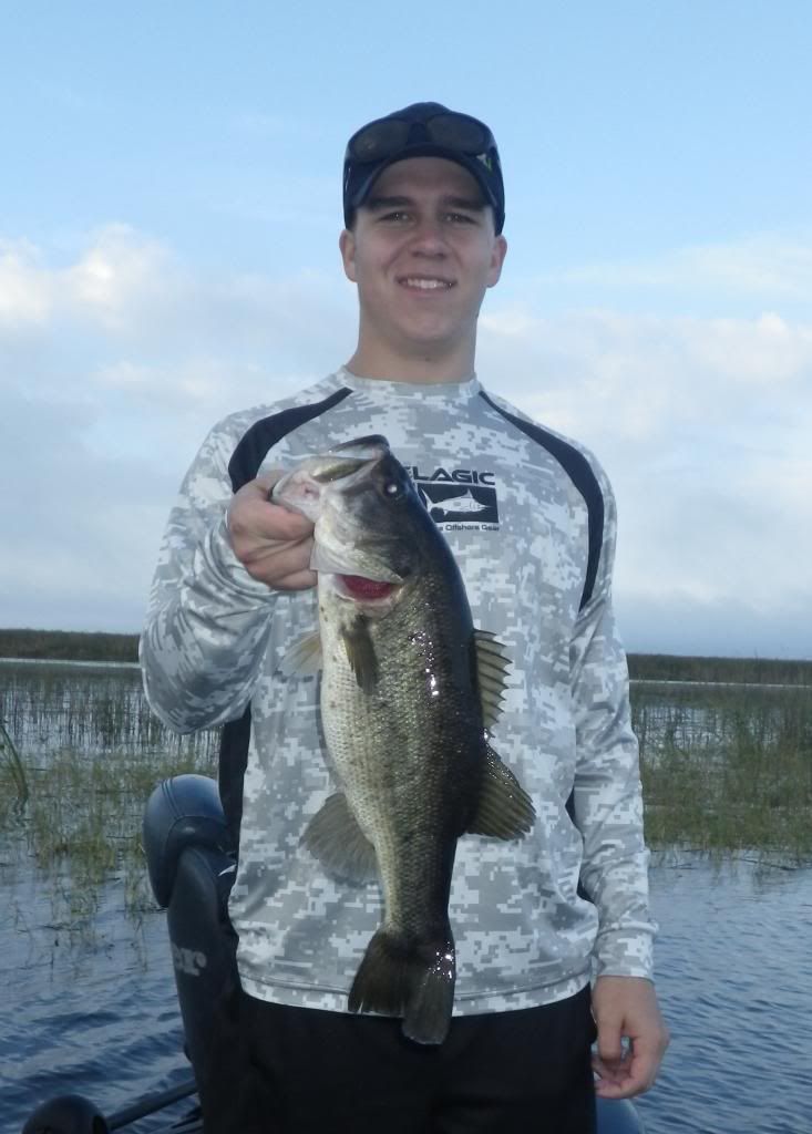 http://i1232.photobucket.com/albums/ff373/GregF000/131225-Christmas%20at%20KRs/131224-GTRFishingOkeechobee_035a_zps5444339e.jpg