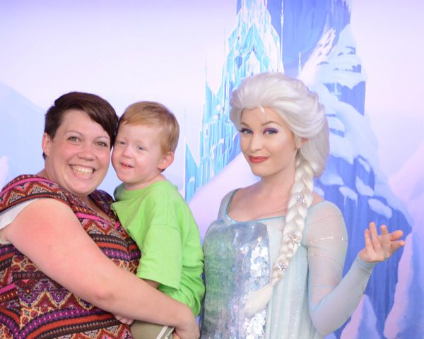  photo EPCOT_FROZENCHARC1_20160921_7809441568web_zpscsd5qern.jpg