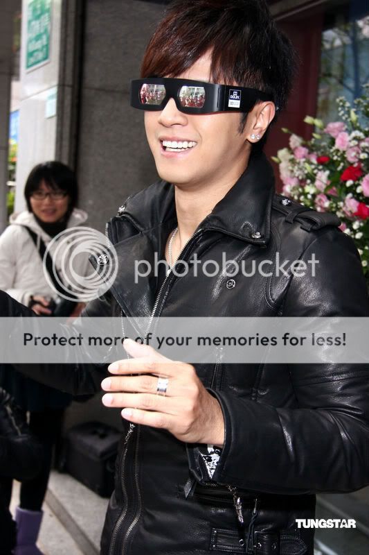 墨镜型男——罗志祥